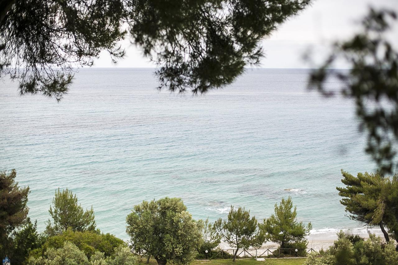 Blue Crab, Beachfront House In Kalandra #Feelslikehome Chaniotis Exterior foto